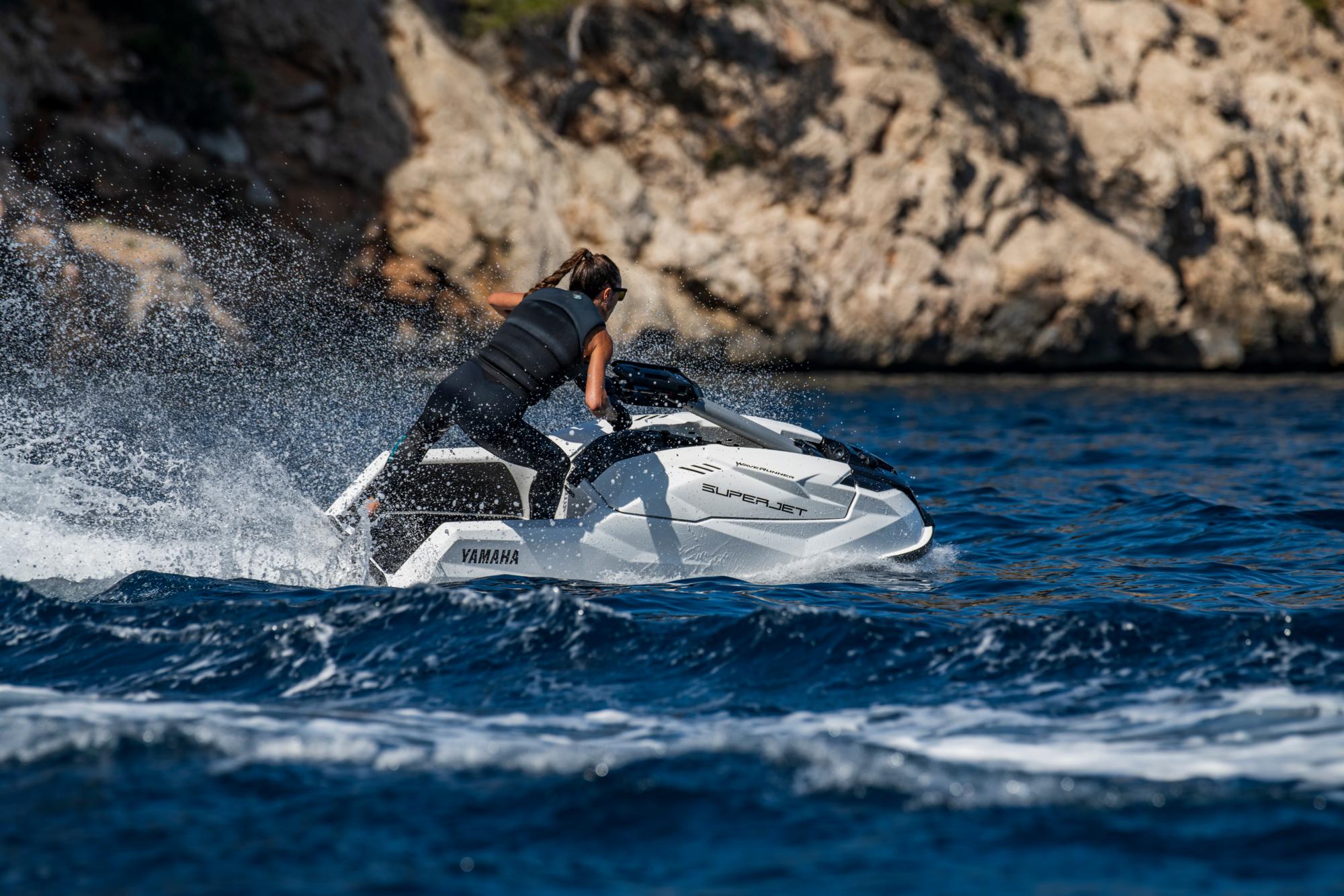 Skijet Yamaha SuperJet 2023